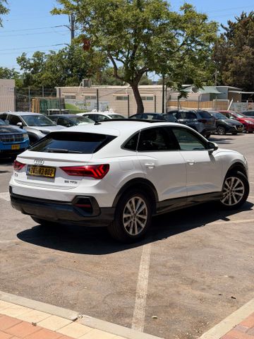 אאודי Q3