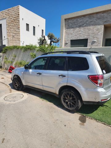 סובארו פורסטר