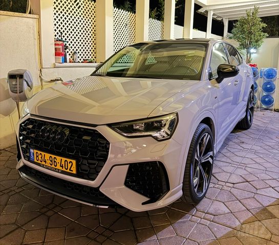 אאודי Q3