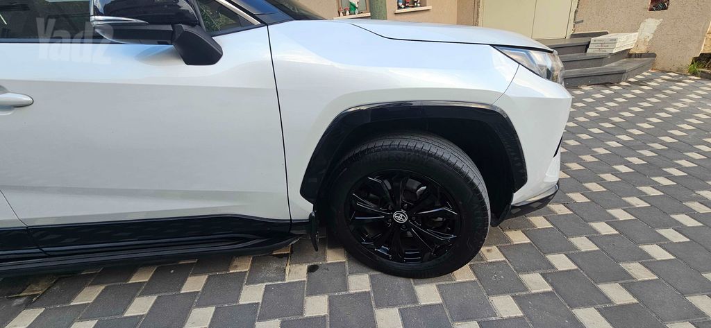 טויוטה RAV4