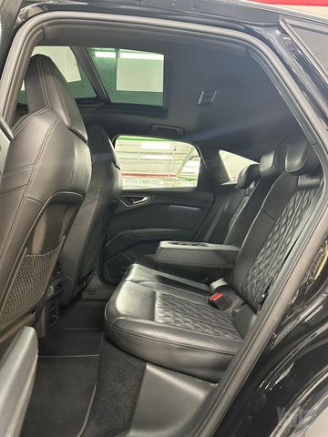אאודי Q4 e-tron