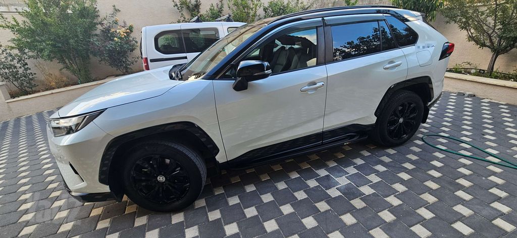 מודעת רכב טויוטה RAV4