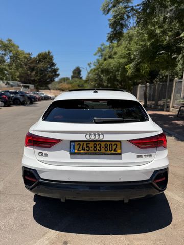 אאודי Q3
