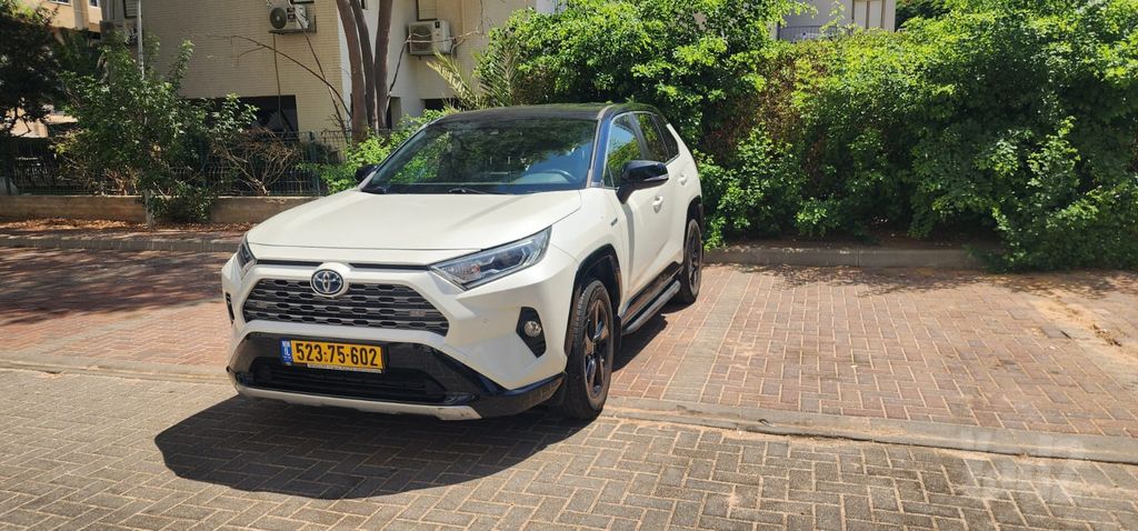 מודעת רכב טויוטה RAV4