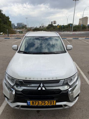 מיצובישי אאוטלנדר
