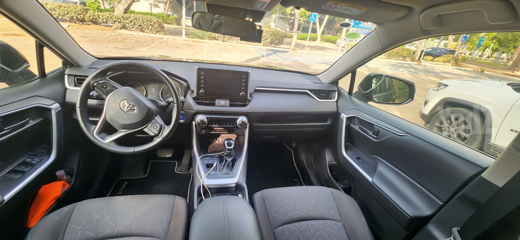 טויוטה RAV4