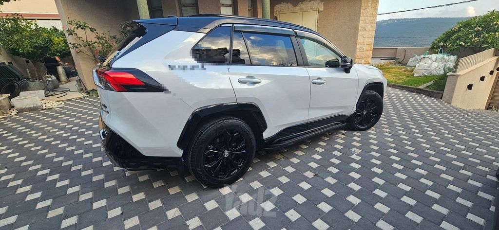 טויוטה RAV4