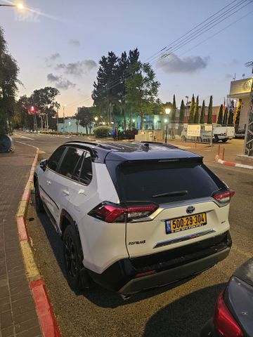מודעת רכב טויוטה RAV4