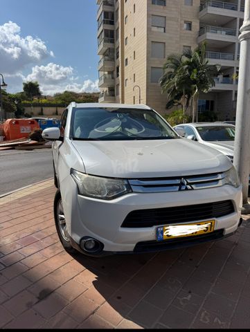 מיצובישי אאוטלנדר
