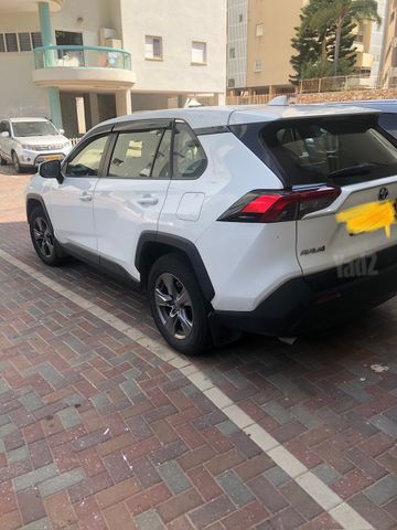 מודעת רכב טויוטה RAV4