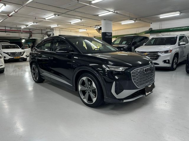 מודעת רכב אאודי Q4 e-tron