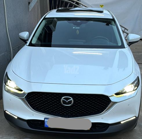 מודעת רכב מאזדה CX-30
