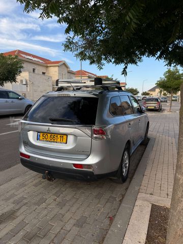 מיצובישי אאוטלנדר