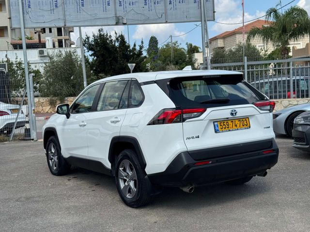 טויוטה RAV4