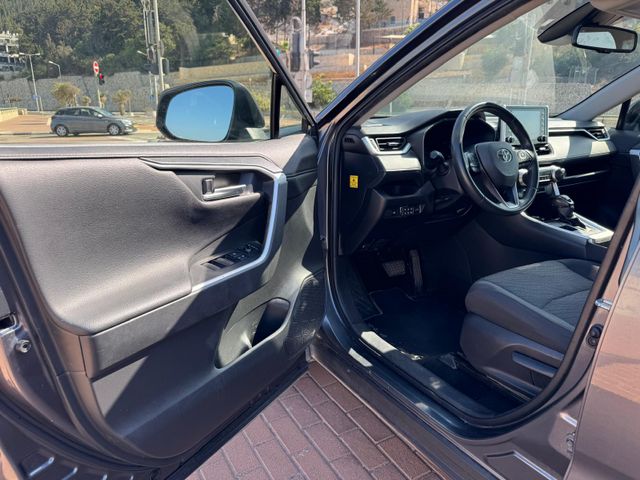 טויוטה RAV4