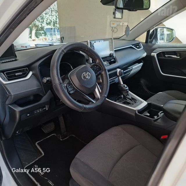 טויוטה RAV4
