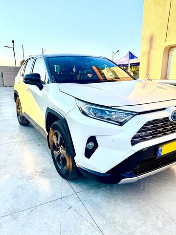 טויוטה RAV4