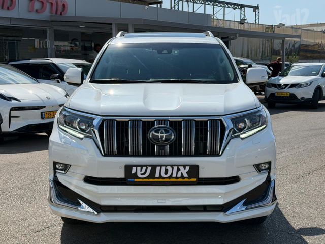 טויוטה לנד קרוזר