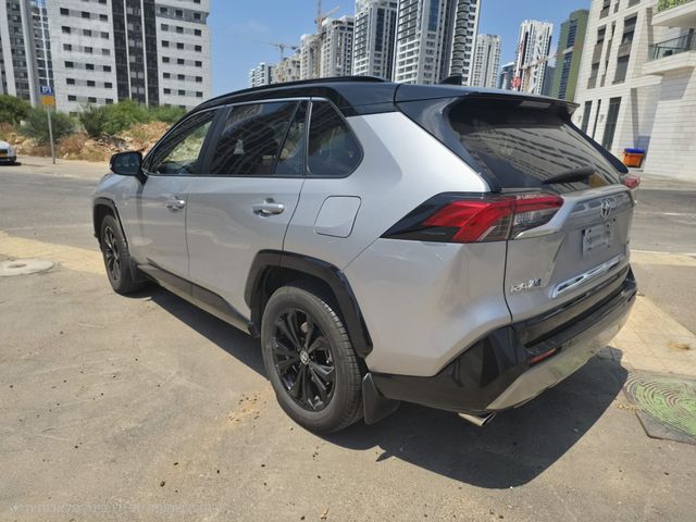 טויוטה RAV4