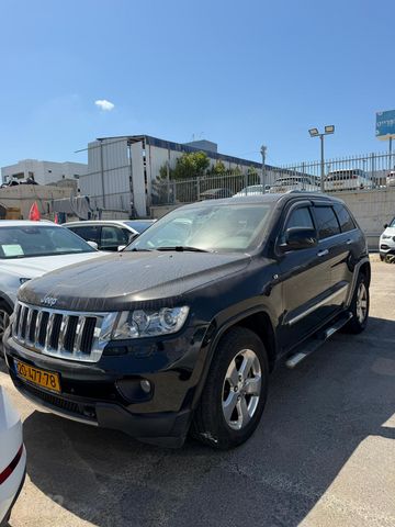 מודעת רכב ג'יפ גרנד צ'ירוקי
