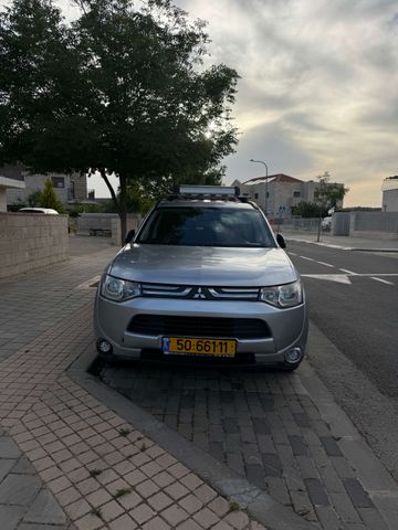 מיצובישי אאוטלנדר