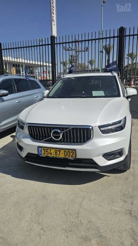 מודעת רכב וולוו XC40