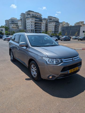 מיצובישי אאוטלנדר