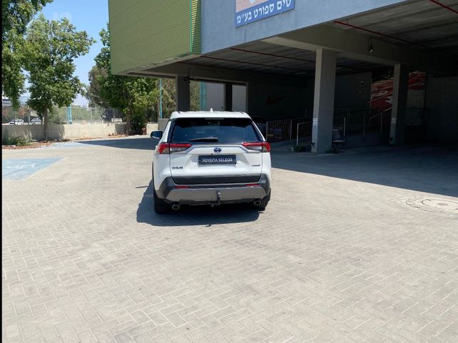 טויוטה RAV4