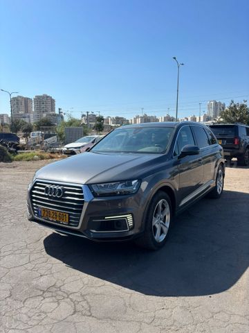 אאודי Q7