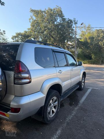 טויוטה לנד קרוזר