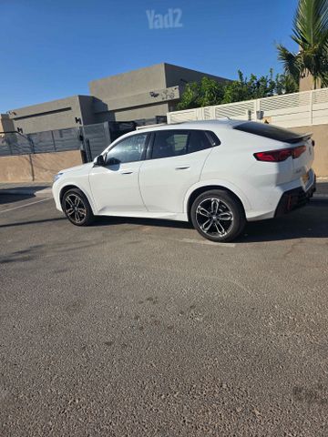 ב מ וו X2