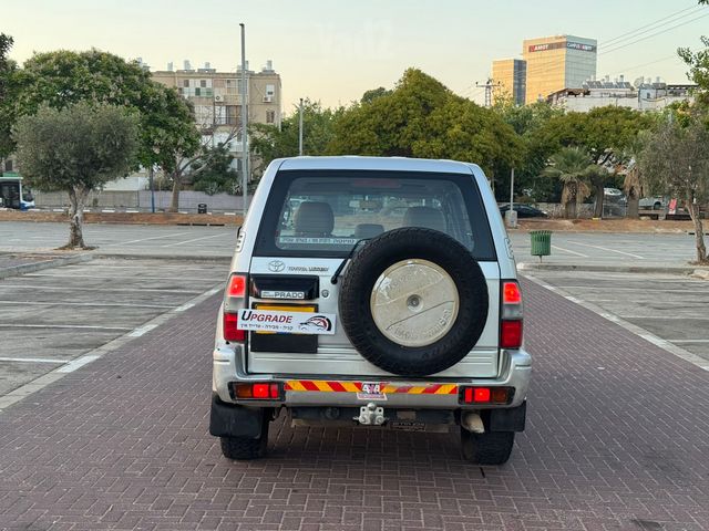 טויוטה לנד קרוזר