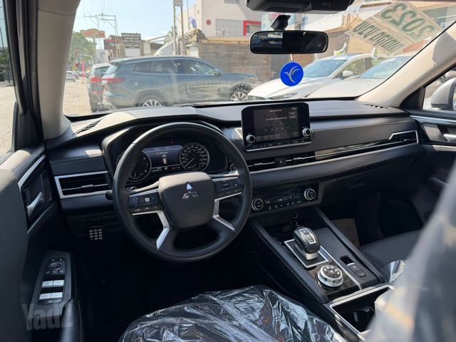 מיצובישי אאוטלנדר