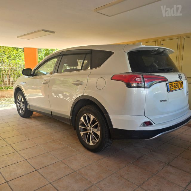 מודעת רכב טויוטה RAV4