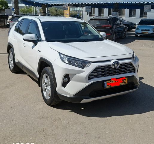 טויוטה RAV4