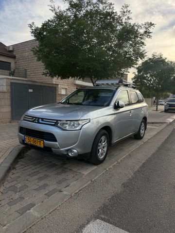 מיצובישי אאוטלנדר