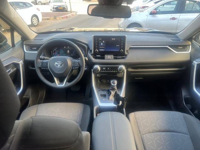 טויוטה RAV4