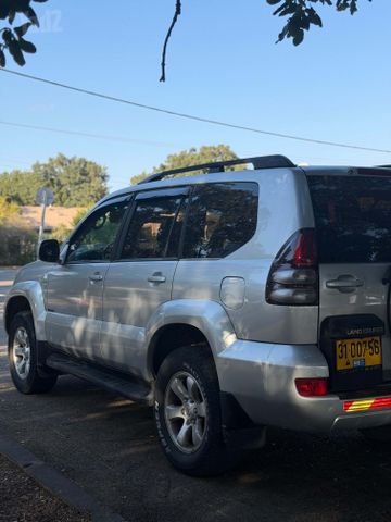 טויוטה לנד קרוזר