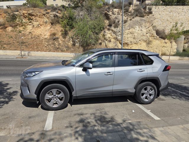 מודעת רכב טויוטה RAV4
