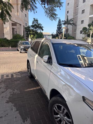 מיצובישי אאוטלנדר