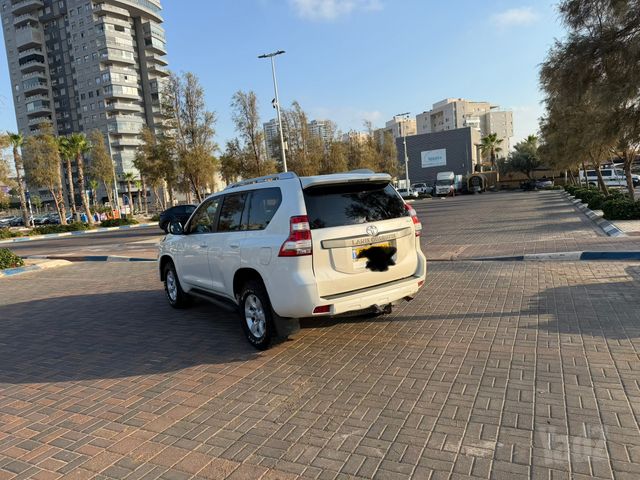 טויוטה לנד קרוזר