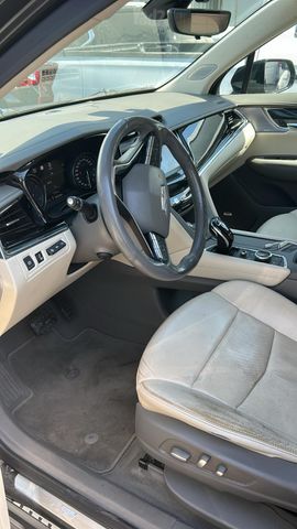 קאדילק XT6