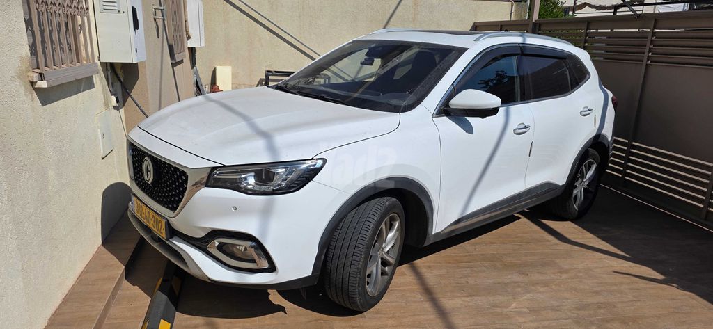 מודעת רכב אם ג'י EHS PHEV