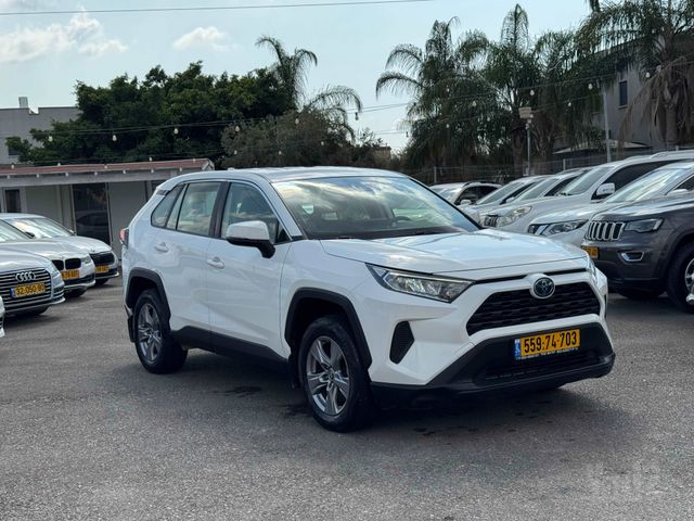 טויוטה RAV4