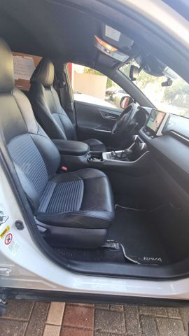 טויוטה RAV4