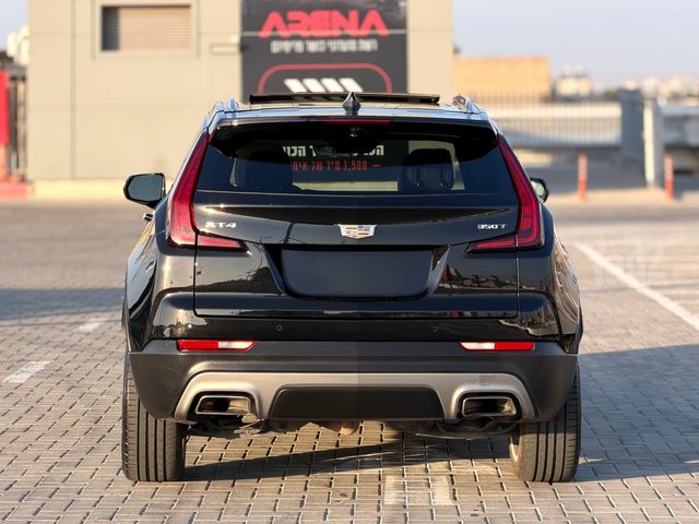 קאדילק XT4