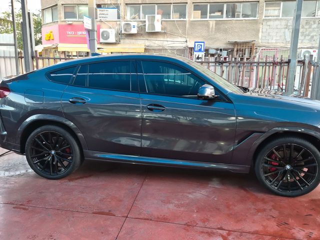 ב מ וו X6