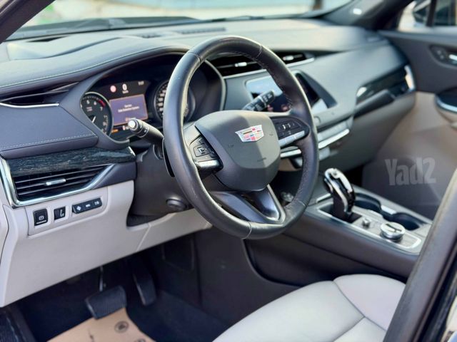 קאדילק XT4
