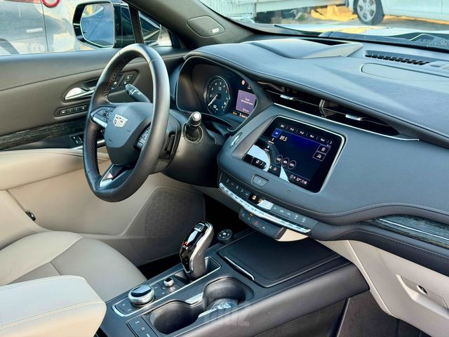 קאדילק XT4