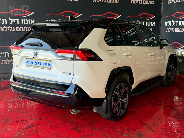 טויוטה RAV4